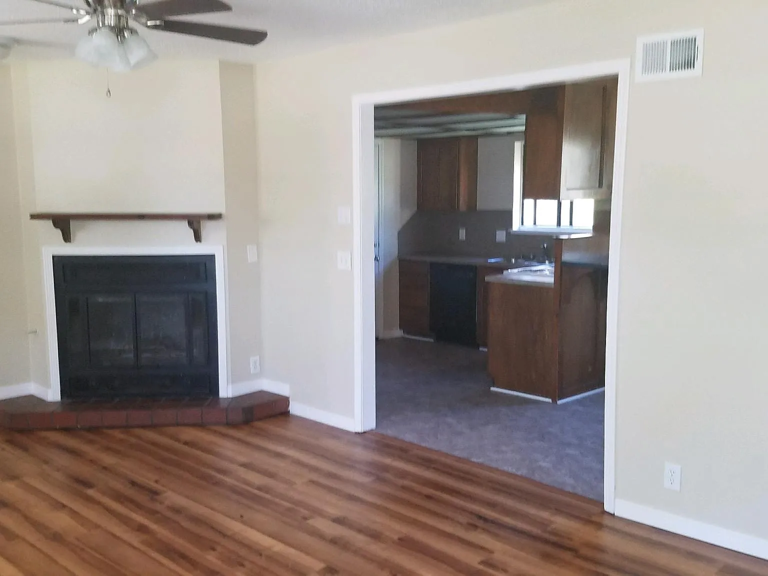 2 bed, 965 sqft, $1,200 — Photo 2