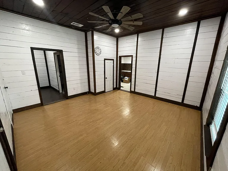 112 Yates St — Photo 15
