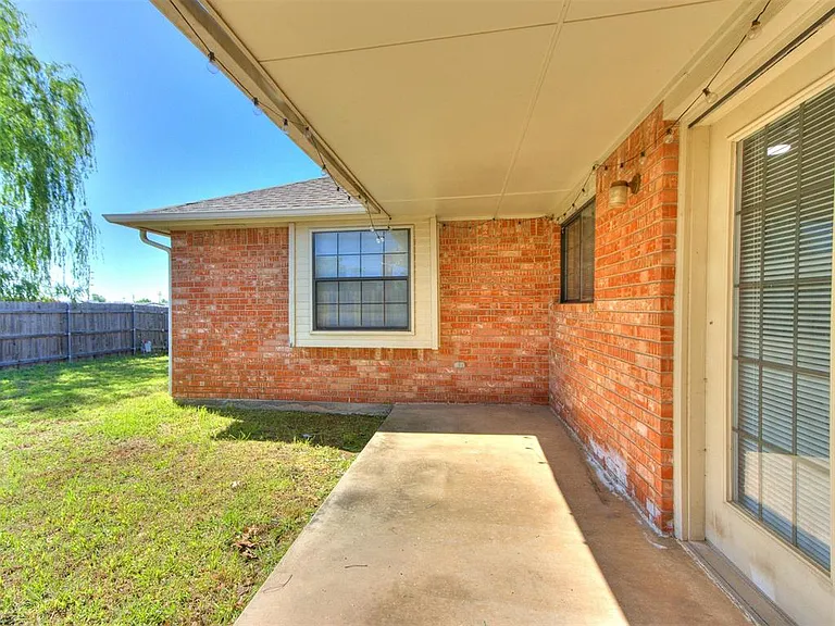 13300 S Robinson Ave — Photo 23