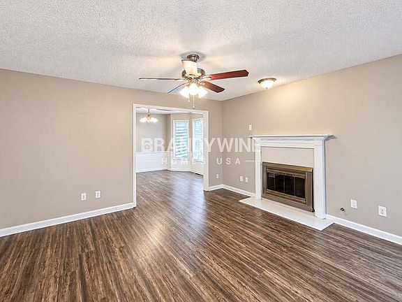 5th image of 800 Lake Ridge Dr