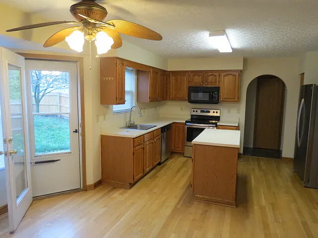 5451 Bentonhurst Ct — Photo 7
