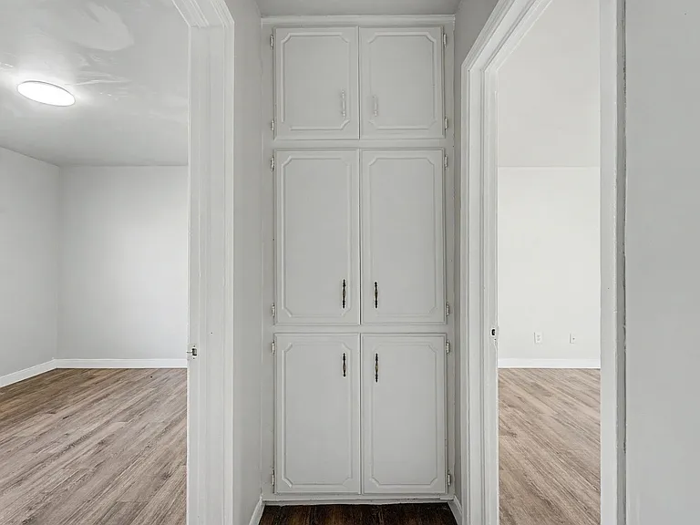 Evanston Apartments — Photo 42