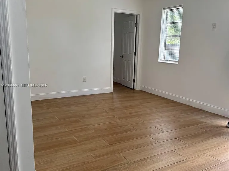 8275 SW 205th Ter — Photo 15