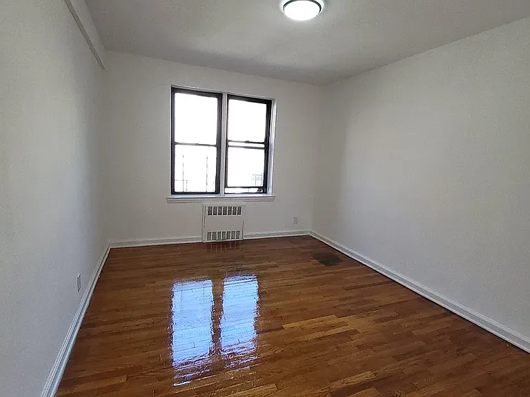 1275 E 5th St #3G — Photo 4