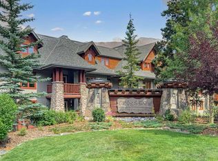 150 N Crossbow Pl #301, Canmore, AB T1W 3H5