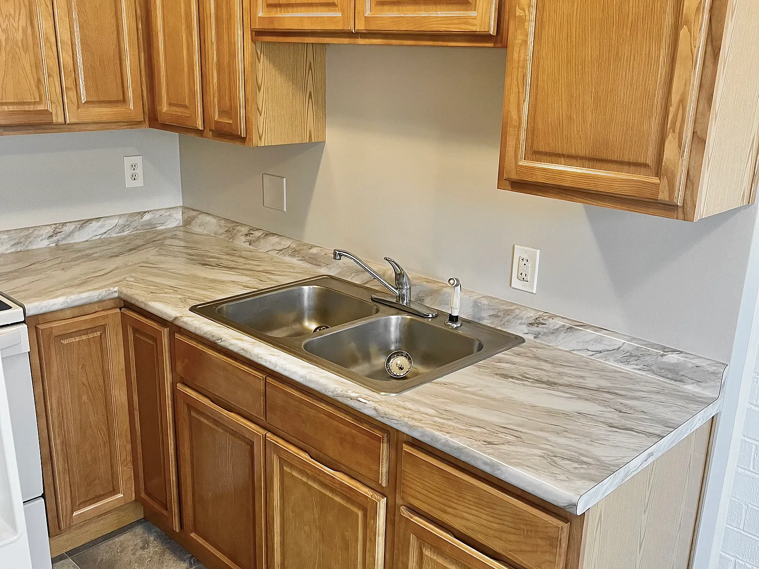 310 Watauga Dr — Photo 3