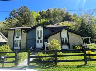 66 Childers Dr, Elkhorn City, KY 41522