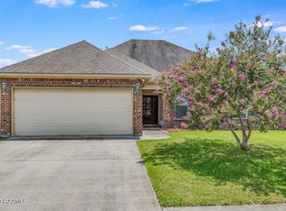 101 Alma Dr, Broussard, LA 70518