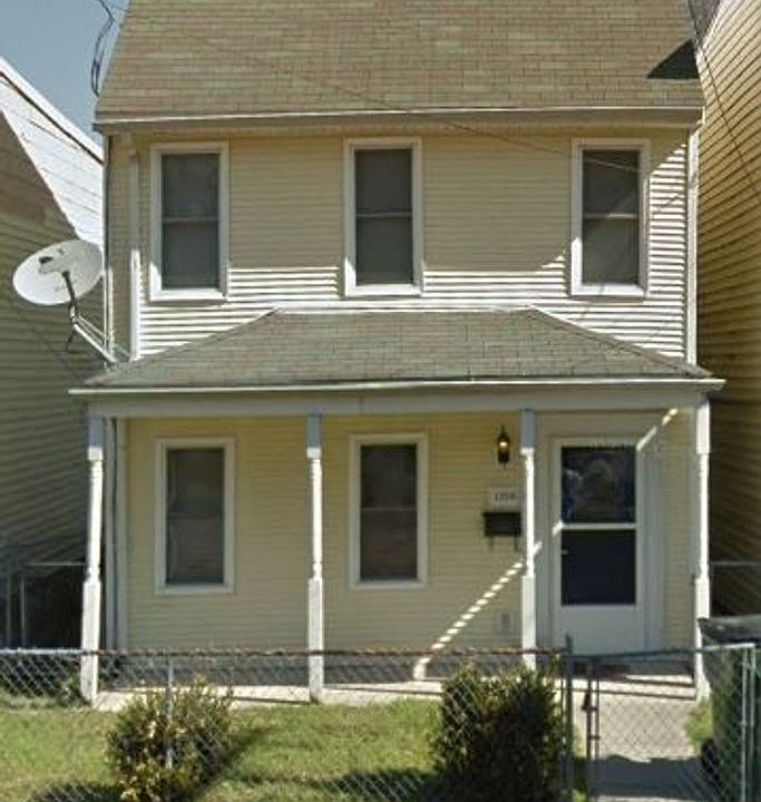 1st image of 1208 W Clay St