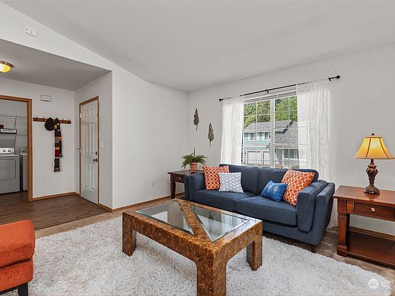5th image of 1137 NE Beaumont Lane