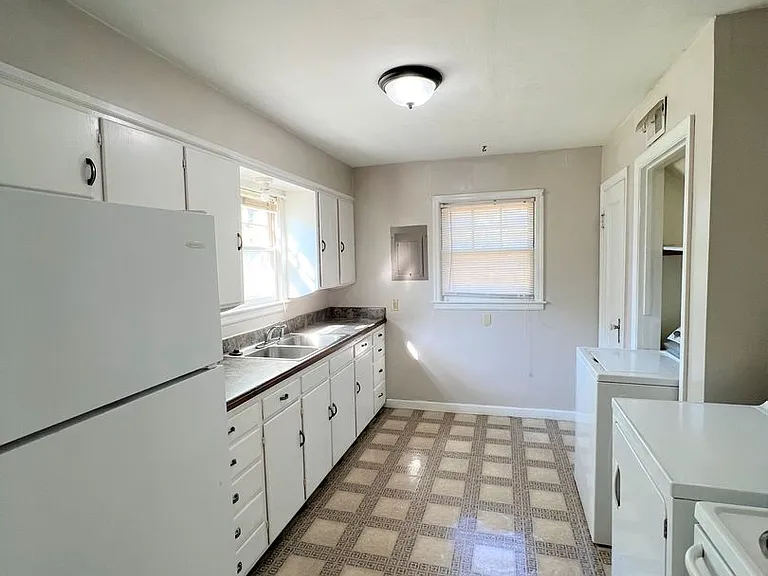 1117 Bertrand St #A — Photo 4