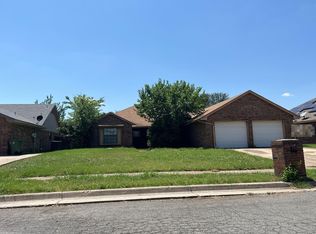 6829 Hadley Dr, North Richland Hills, TX 76182
