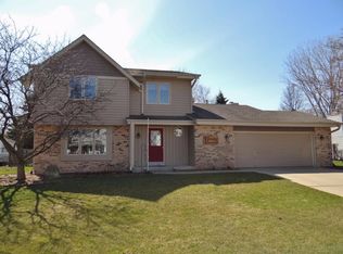 1609 Palamino Dr, Racine, WI 53402