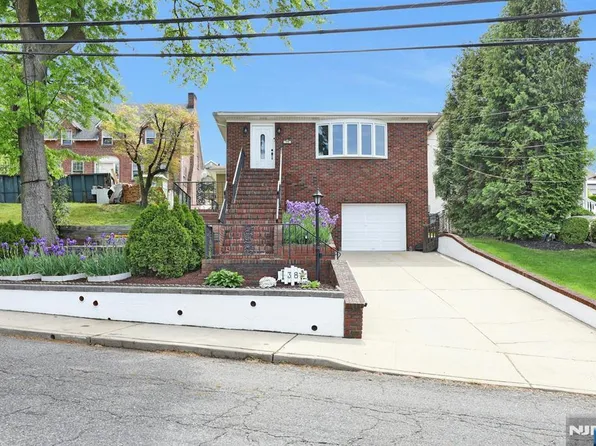 38 S Midland Ave, Kearny, NJ 07032