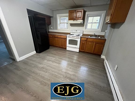 2nd image of 211 Pine St #1