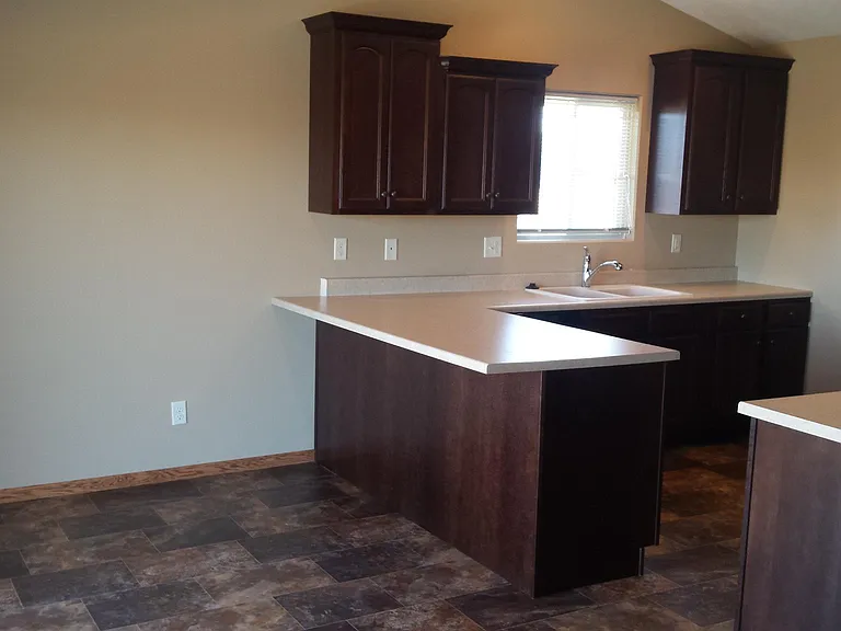 2027 Ebony Ln — Photo 3
