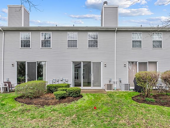 2nd image of 303 Glen Leven Ct