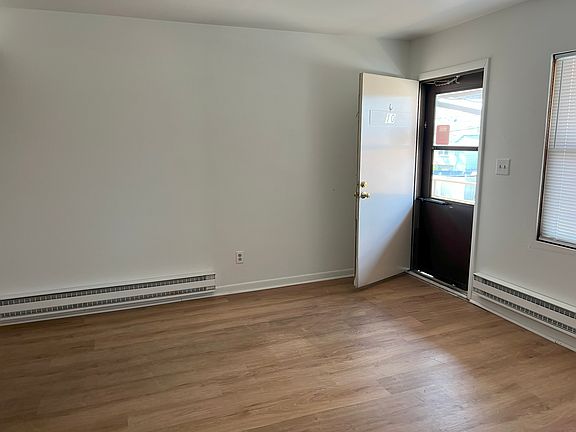 5th image of 7000-01 Kennedy Ave #10