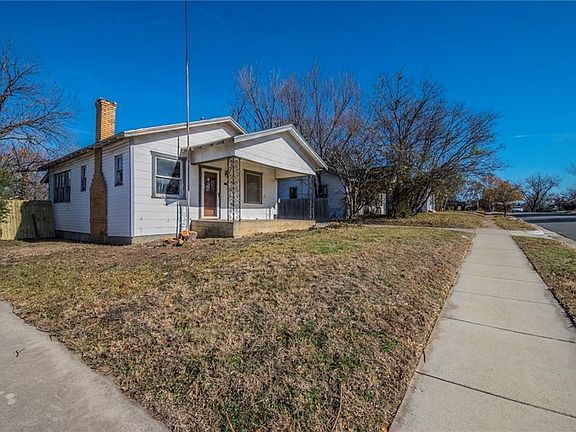 3rd image of 2915 Meadowbrook Dr