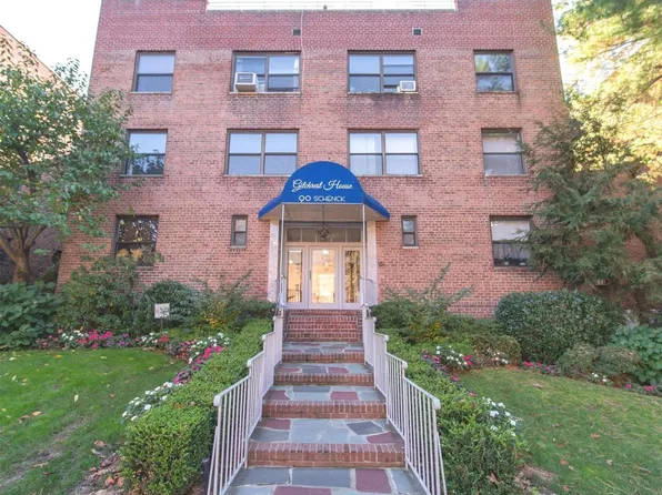90 Schenck Avenue #3L, Great Neck, NY 11021