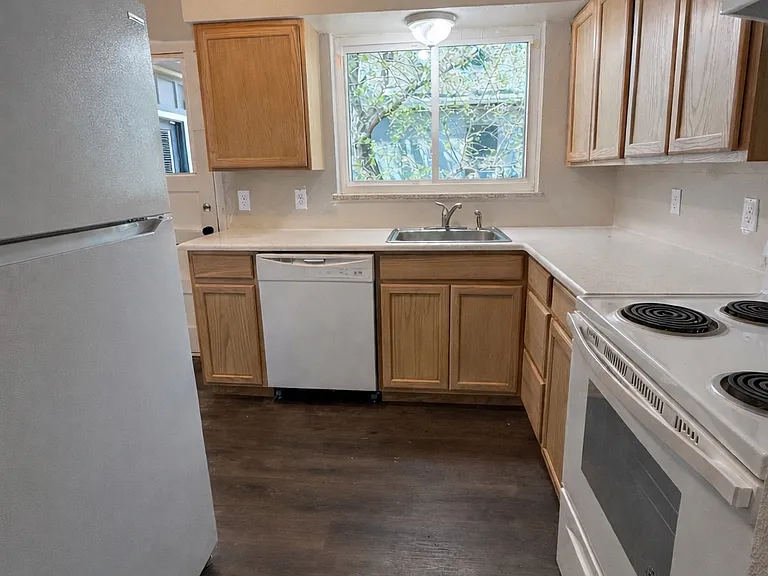 32 Valentine Ln #2 — Photo 6