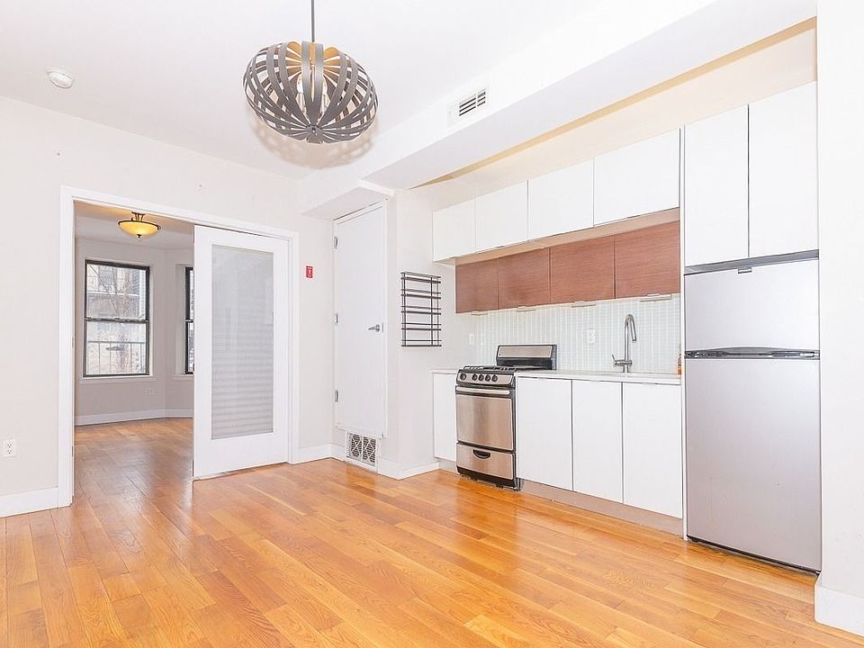 1st image of 64 Saint James Pl #7O