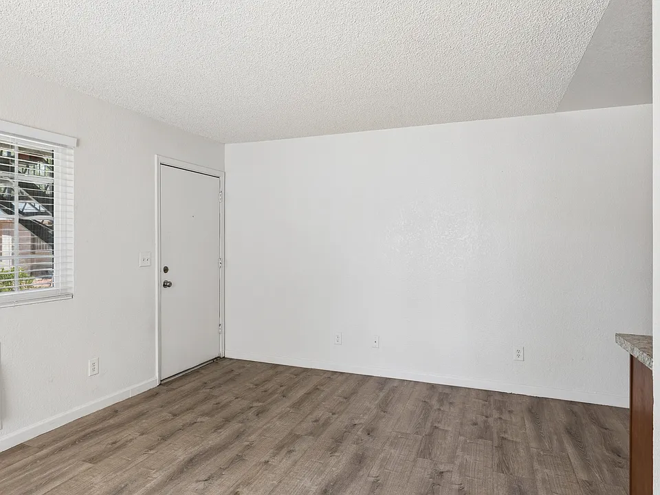 8038 S Central Ave #8