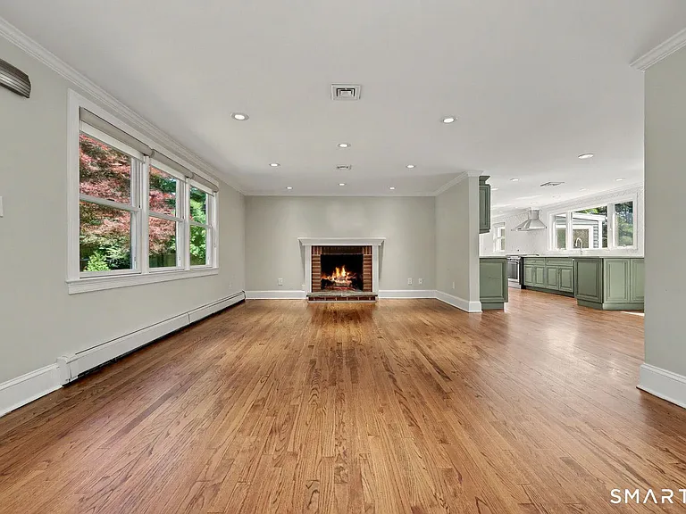 130 W Norwalk Rd — Photo 5