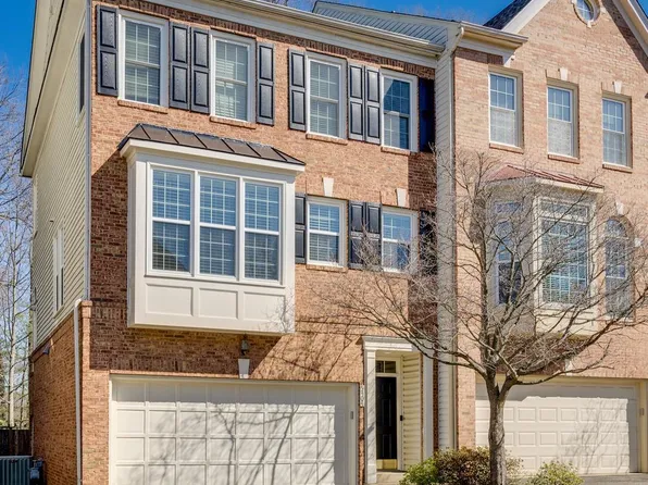 5404 Chieftain Cir, Alexandria, VA 22312