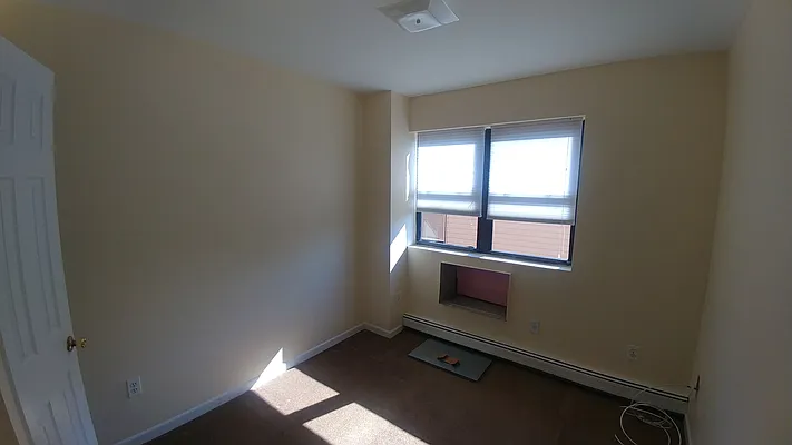 Rented by Halvatzis Realty | media 13