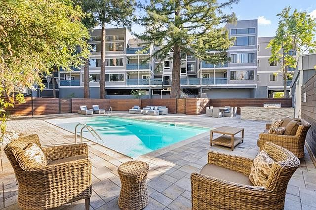1st image of 725 Mariposa Ave #202F