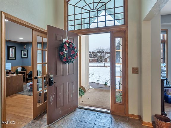 4th image of 108 Tiffany Ln