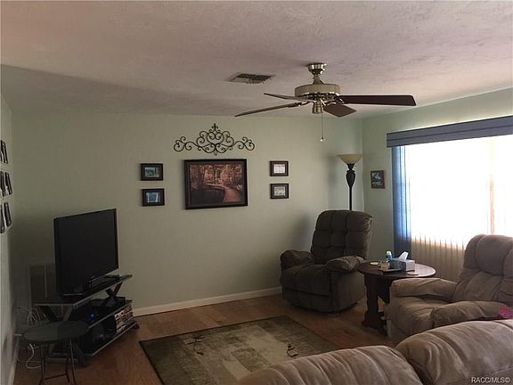 4th image of 3696 N Honeylocust Dr