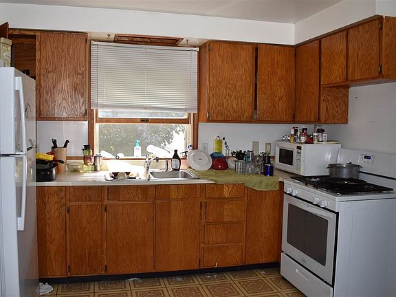 3rd image of 1117 Knollwood Ave