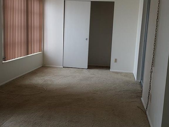 5th image of 2428 Columbia Dr APT 62