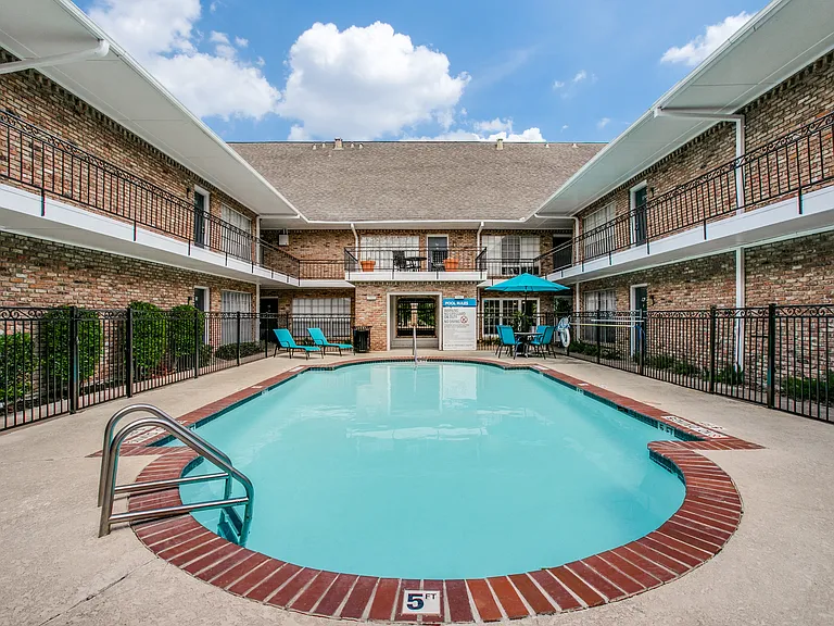 Bellaire Oaks Apartments — Photo 27