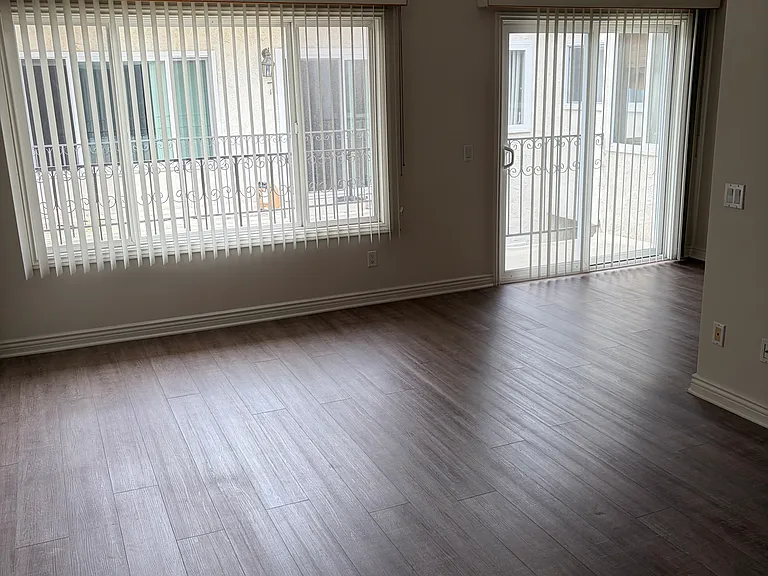 2638 28th St #8 — Photo 3