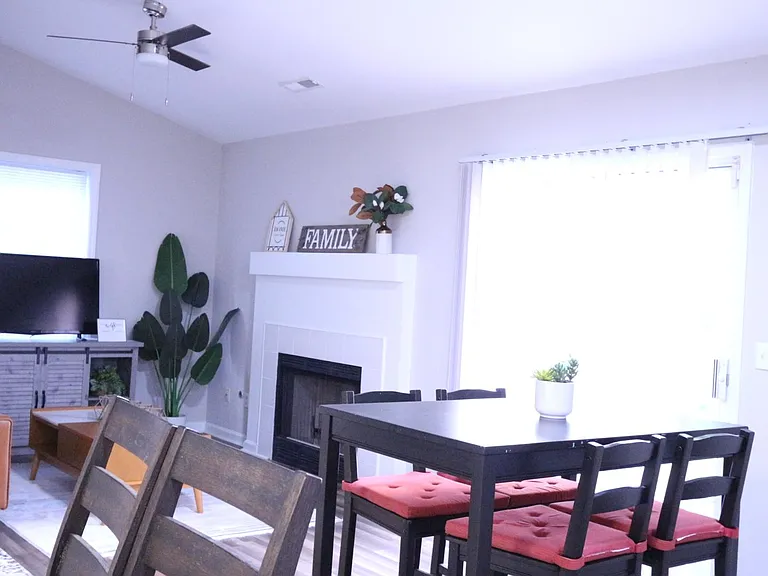 Beacon Heights Dr — Photo 6