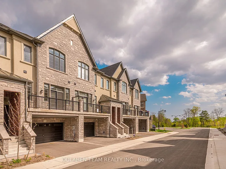 75 West Village Ln — Photo 40