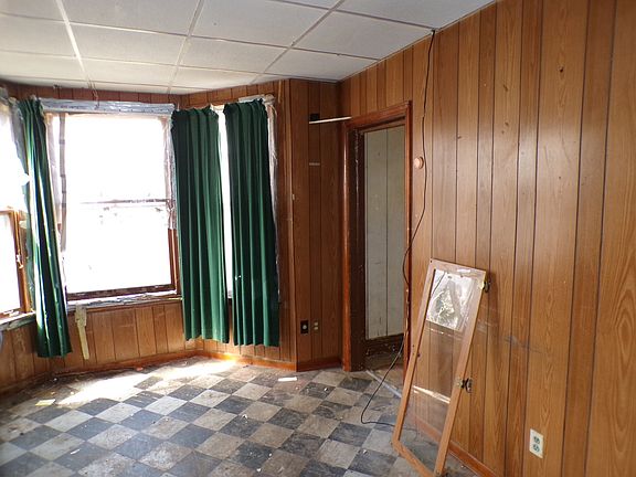 5th image of 8417 S Mackinaw Ave