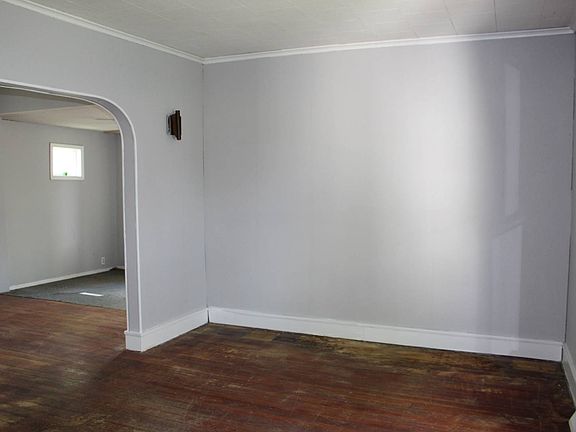 2nd image of 1015 Johnson St
