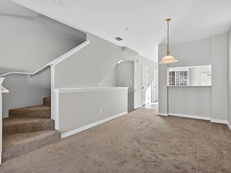 340 E Ashley St — Photo 7