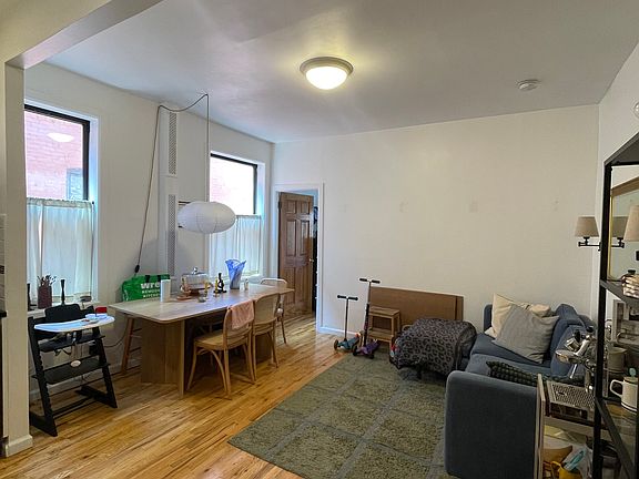 2nd image of 423 16th St APT 11