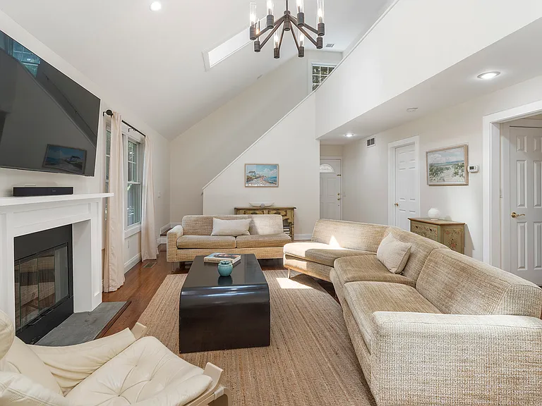49 Wooded Oak Ln — Photo 6