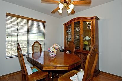 5th image of 210 Village Creek Dr