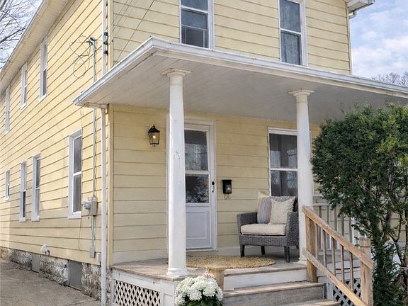 3rd image of 11825 Davis Ct