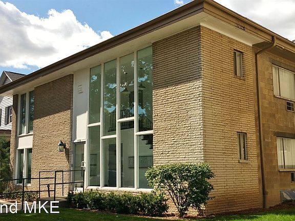 2nd image of 1579 N Farwell Ave #101