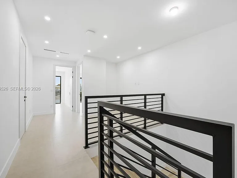 1337 NE 13th Ave #1337 — Photo 36