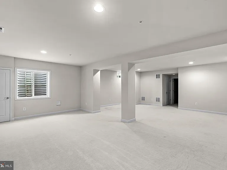 22237 Fulmer Ave — Photo 26