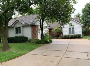 8905 E Bradford Cir, Wichita, KS 67206